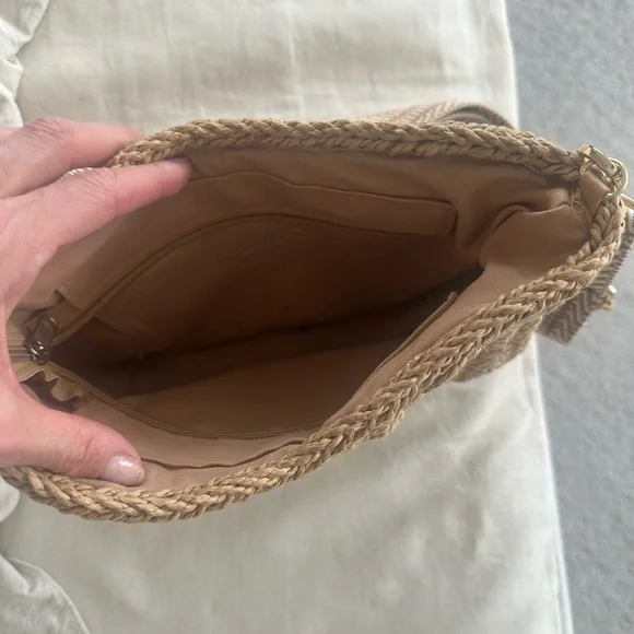 Amazon Natural Tan Woven Straw Crossbody with Patterned Strap - Picture 3 of 4